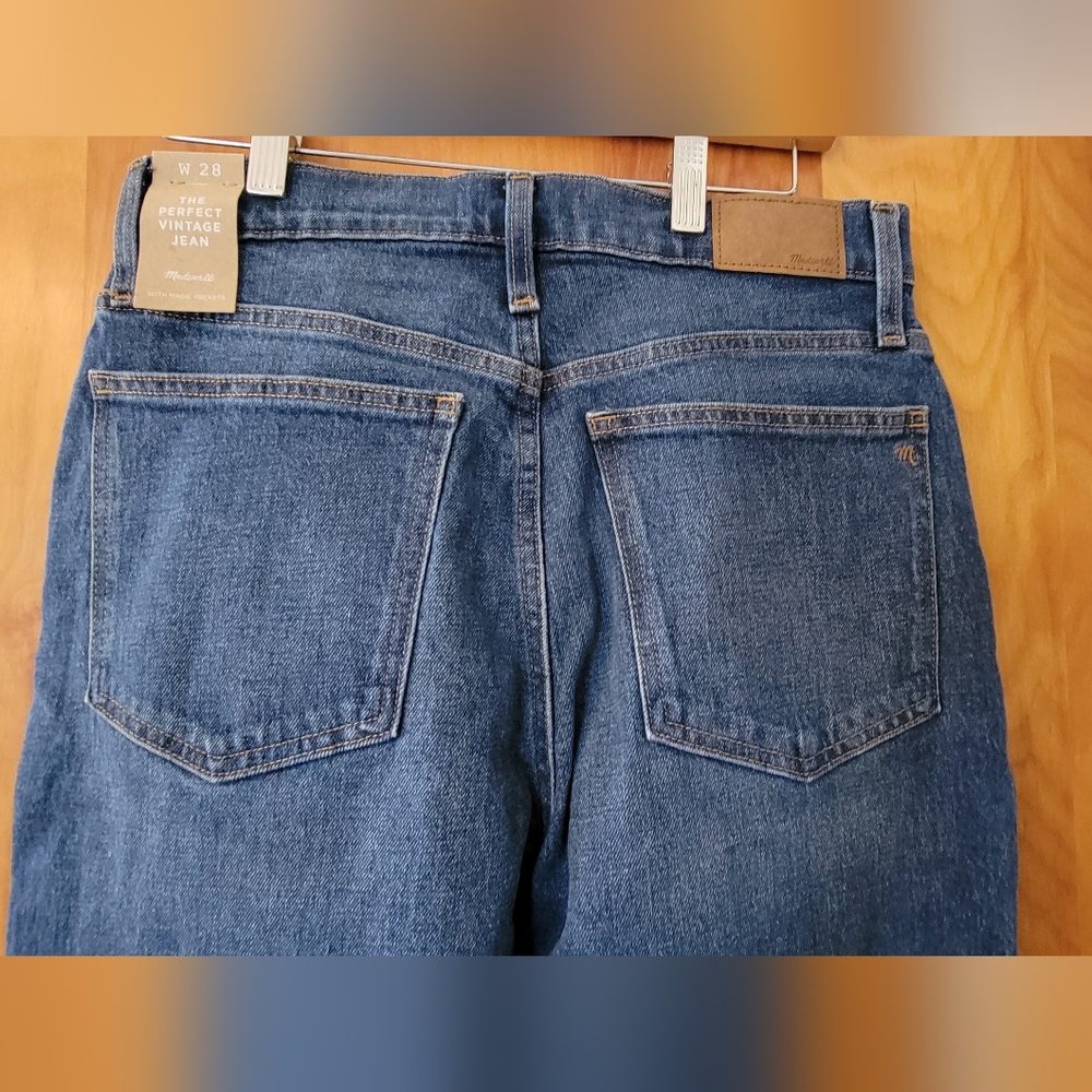 Madewell The Perfect Vintage Straight Jean in Mayfield Wash / 28 / Mayfield Wash - Picture 3 of 6